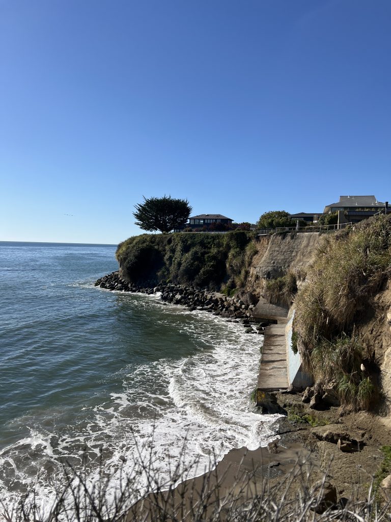 Capitola & Santa Cruz beaches impressive cliffs and views