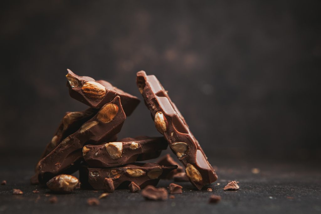 Sleep better without eating or drinking stimulants such as dark brown chocolate or cacao