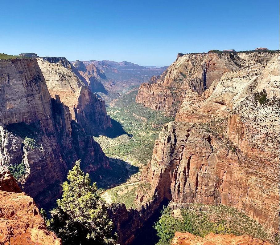 Angel’s Landing spectacular hikes