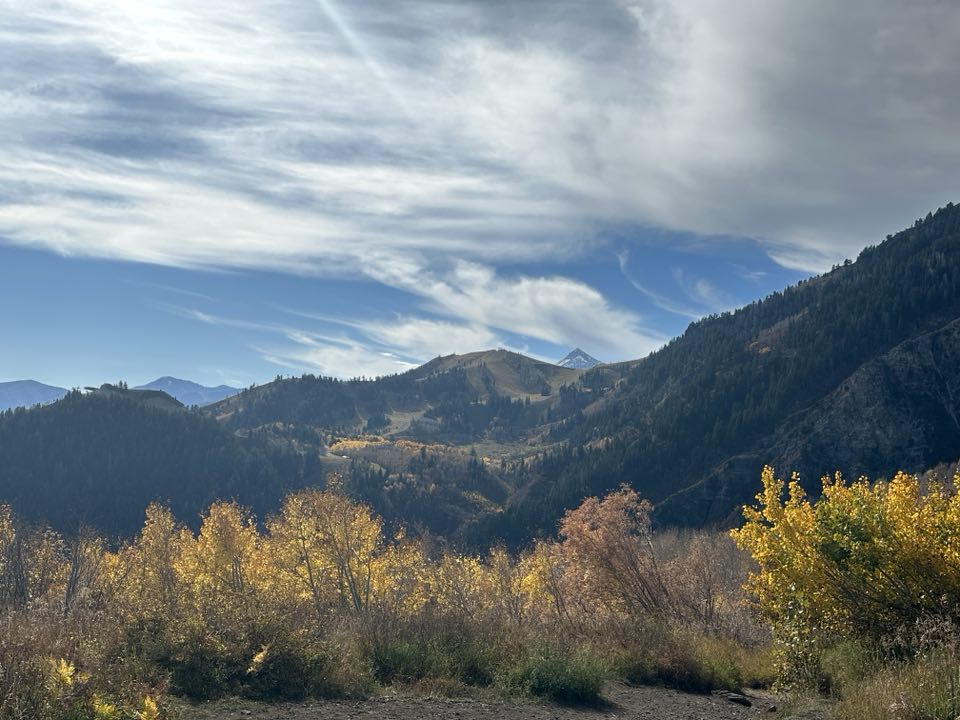 Stewarts falls trailhead highest points on the trail, incredible mountains view and fall foliage