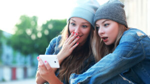 Réseaux sociaux et bien-être émotionnel