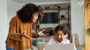 attentes familiales bien-être émotionnel