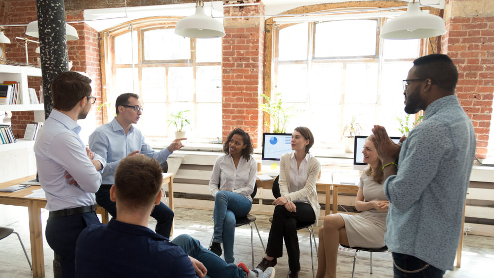 exercices d'écoute active en groupe